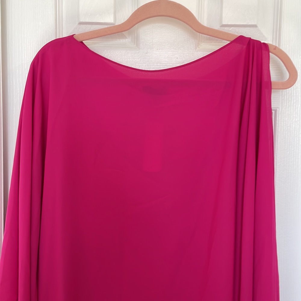 VINCE CAMUTO HOT PINK poncho style boatneck TOP Blouse 1 open shoulder Size M - Picture 2 of 9